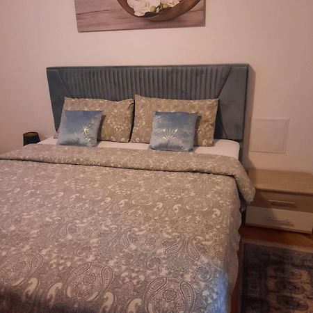 Apartment Orchidea Izola Buitenkant foto